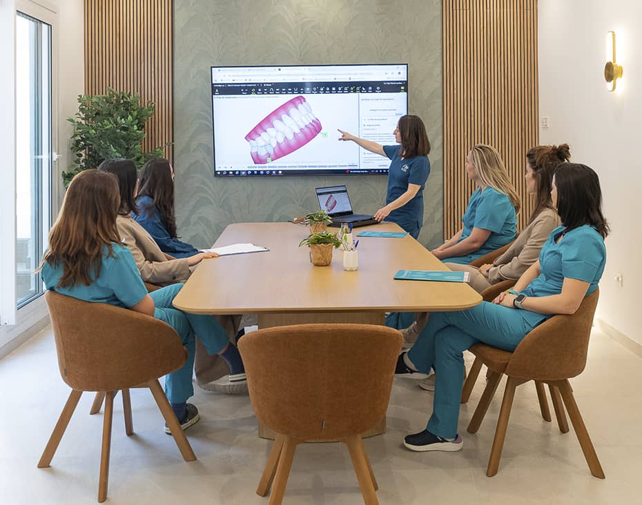 tratamiento de endodoncia Torremolinos clínica dental especializada