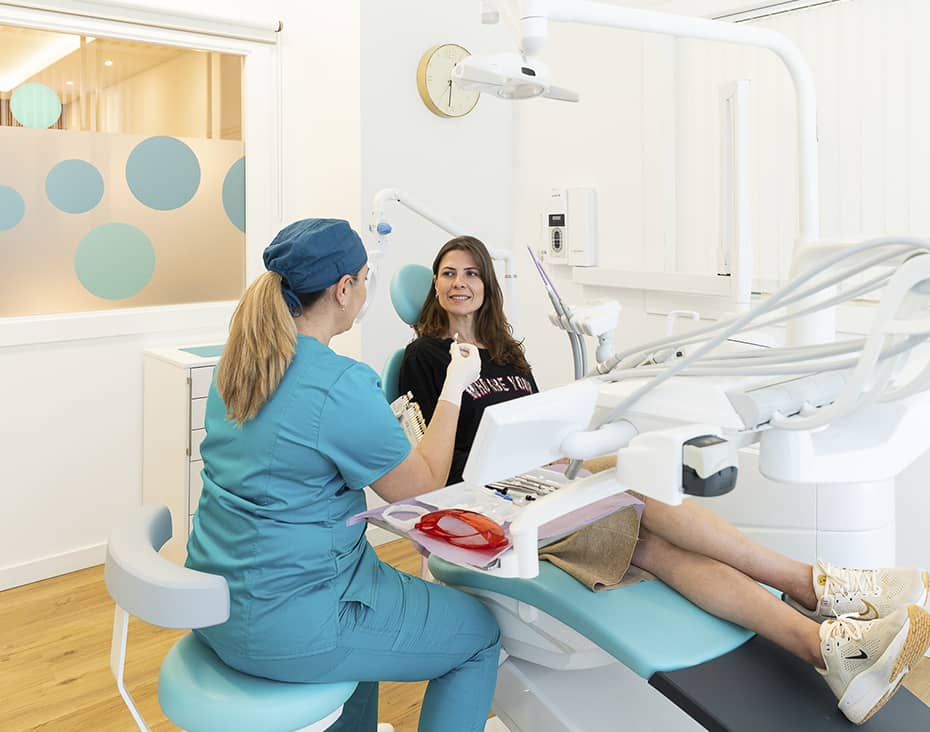 clinica de implantes dentales en torremolinos